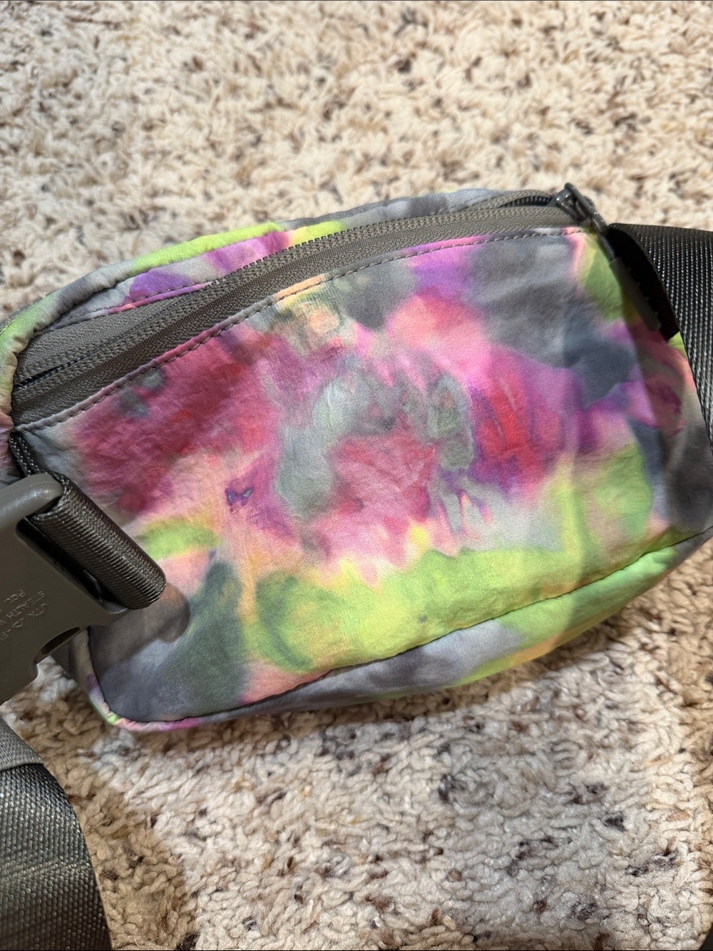 lululemon athletica Tie-Dye Belt Bag — Green, Pink & Gray - Picture 5 of 10